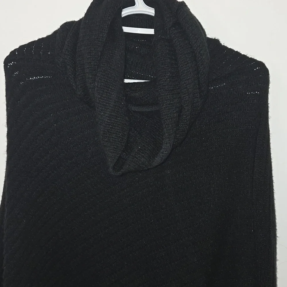 Guess Los Angeles Cowl Neck Poncho With Fringes - Picture 3 of 10